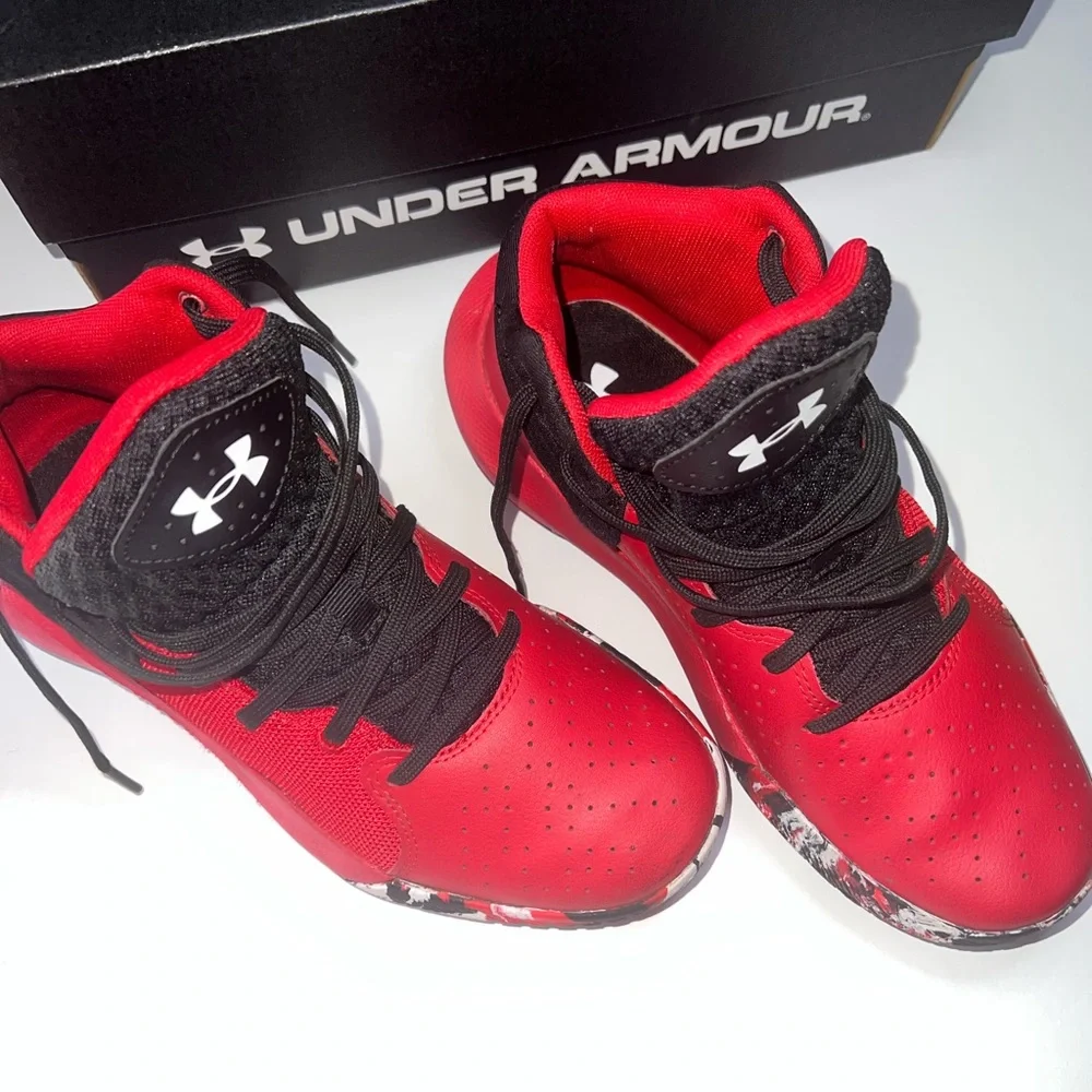 Under Armour Sneakers (Unisex) - Picture 1 of 6
